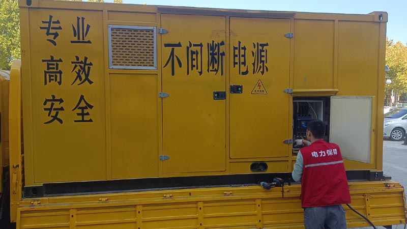 银州柴油发电机组和UPS电源配合使用时，如何避免切换过程中的电力中断？